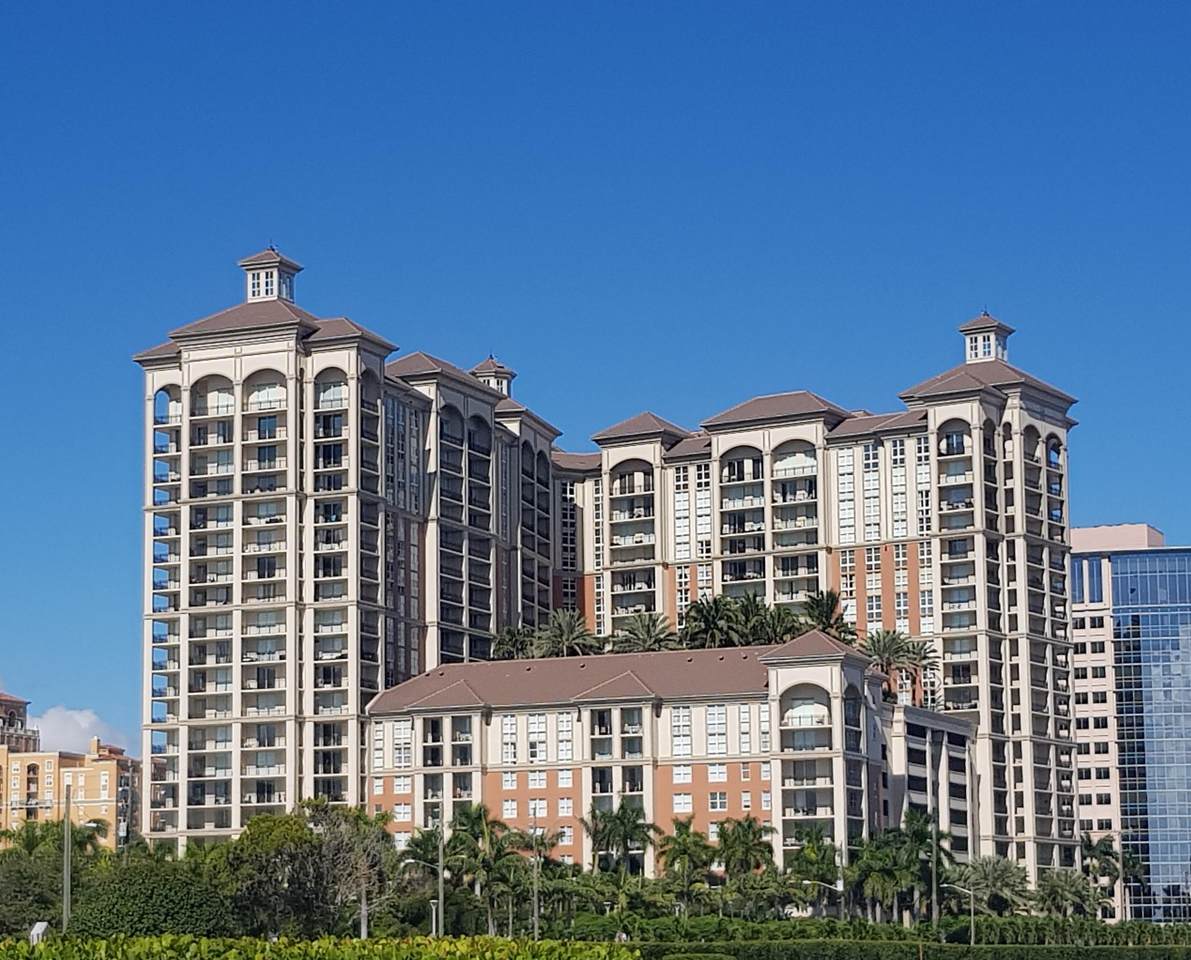 550 Okeechobee Boulevard - Photo 1