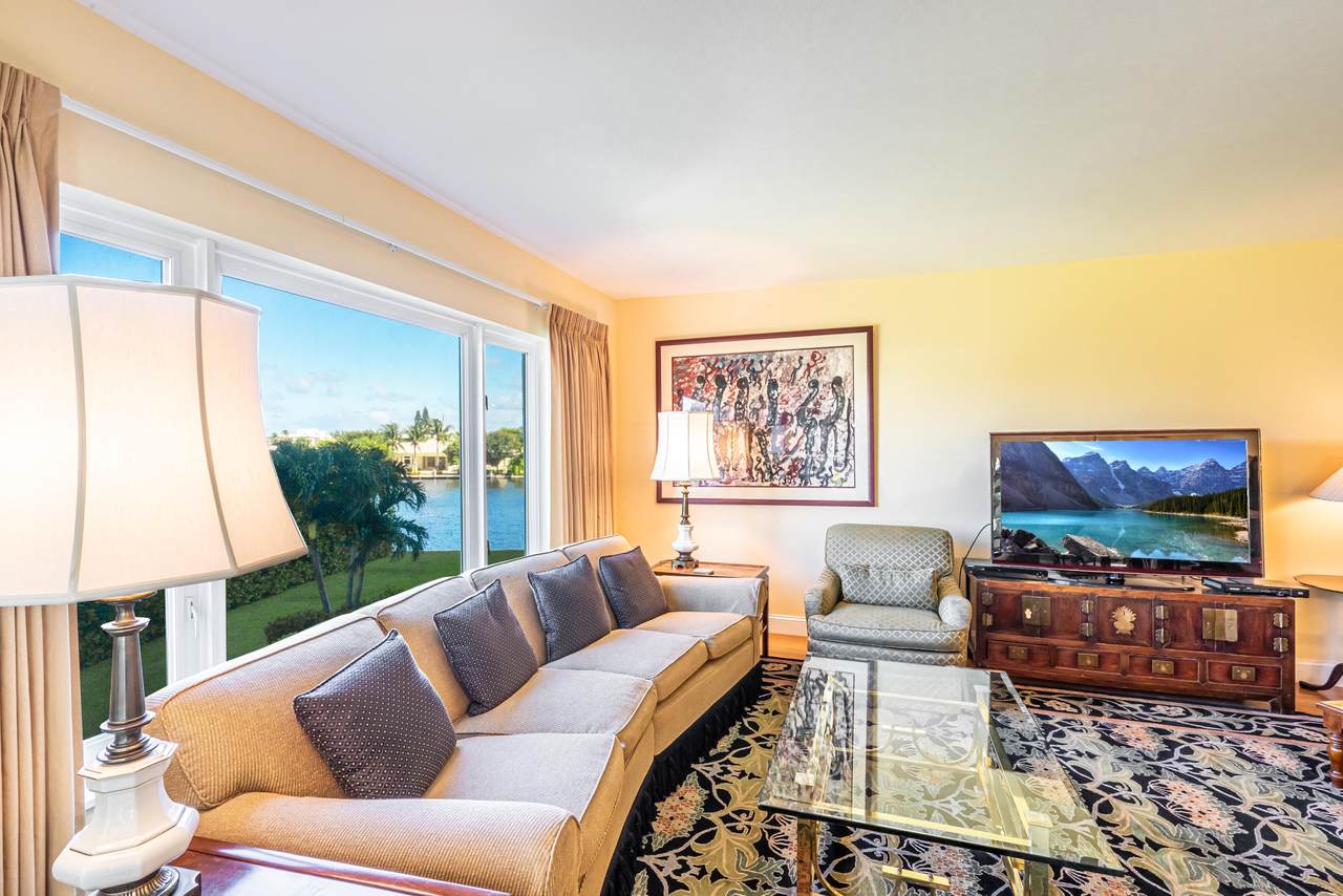 555 6th Avenue - Photo 1
