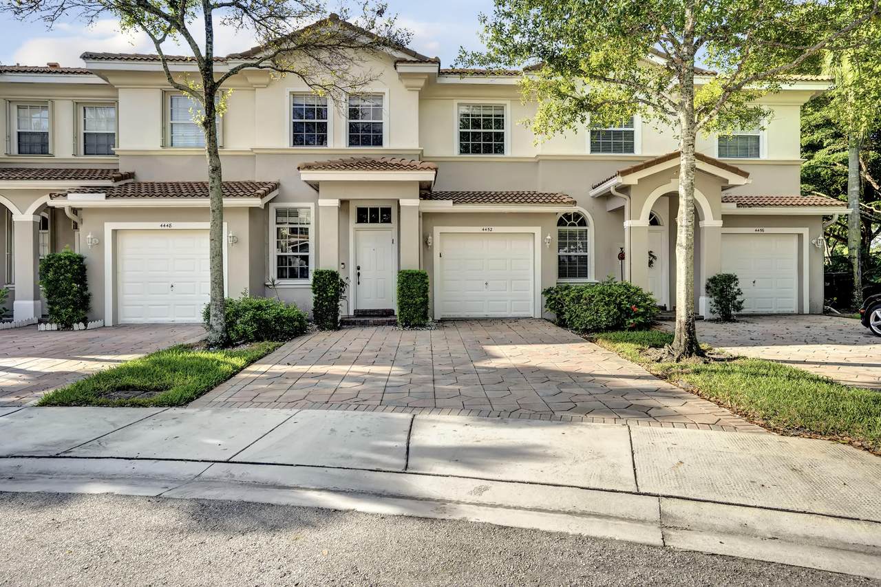 4452 Regal Court - Photo 1