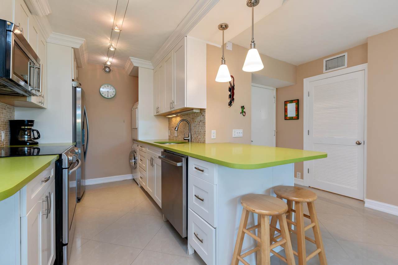 1112 Ocean Terrace - Photo 1