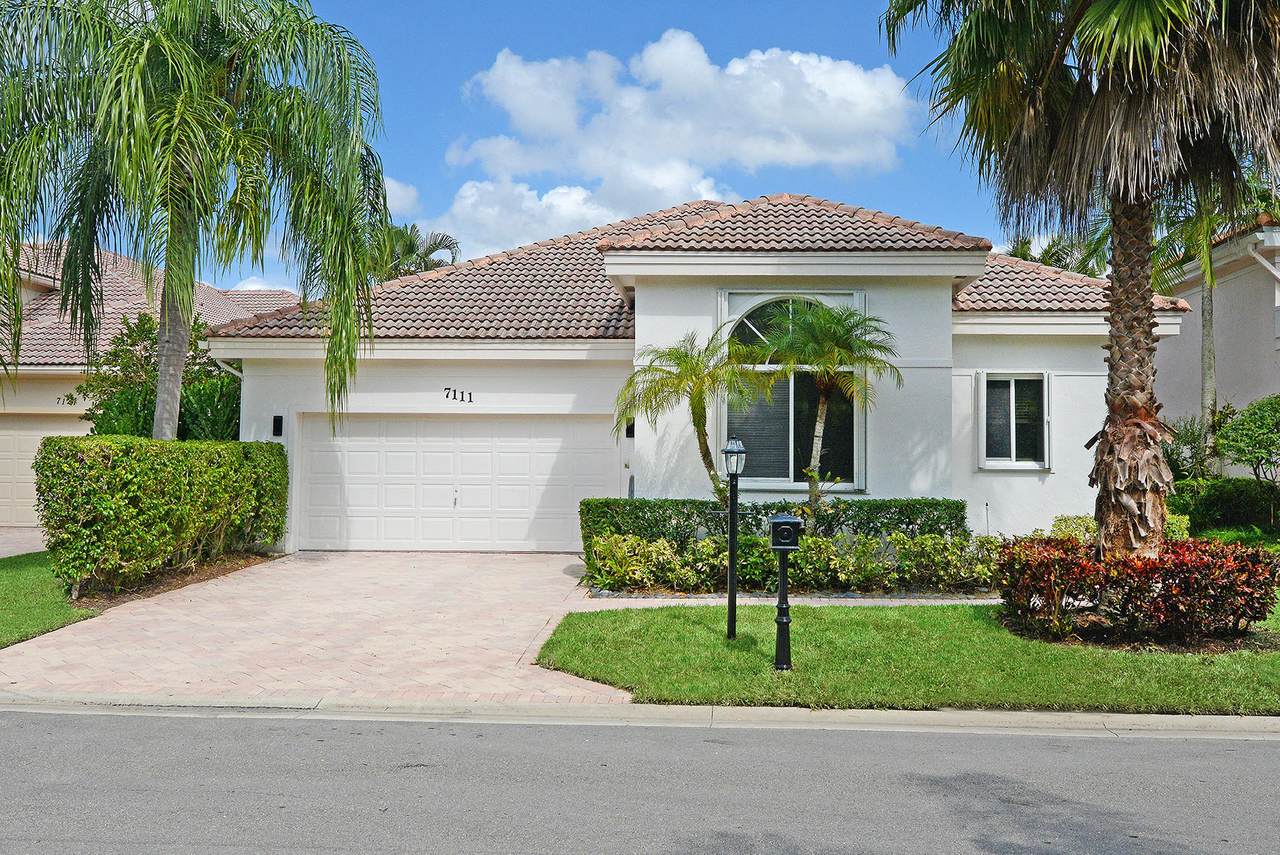 7111 Mallorca Crescent - Photo 1