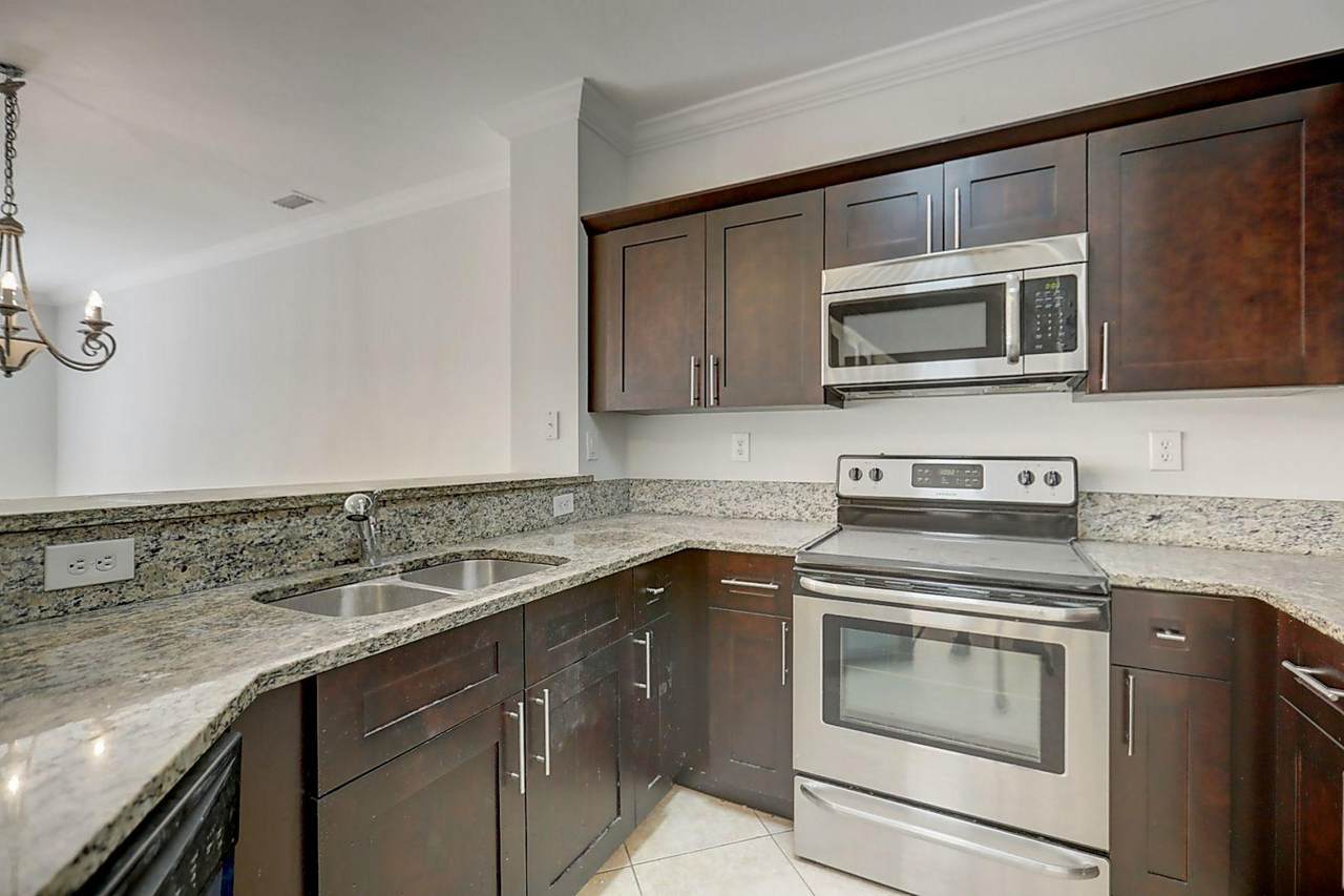 5140 Mariner Garden Circle - Photo 1
