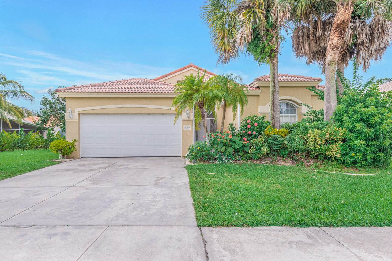 6980 Twin Oaks Circle - Photo 1