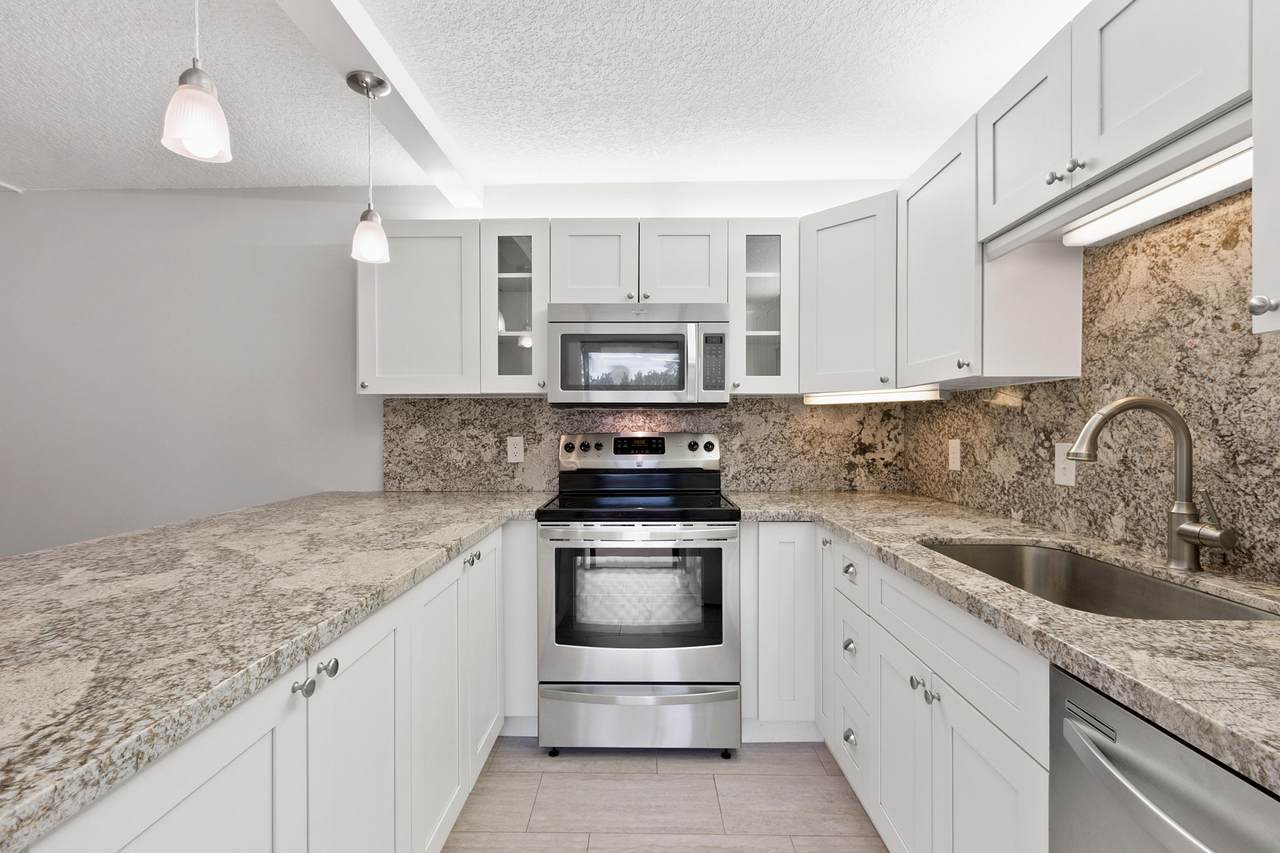 825 Center Street - Photo 1