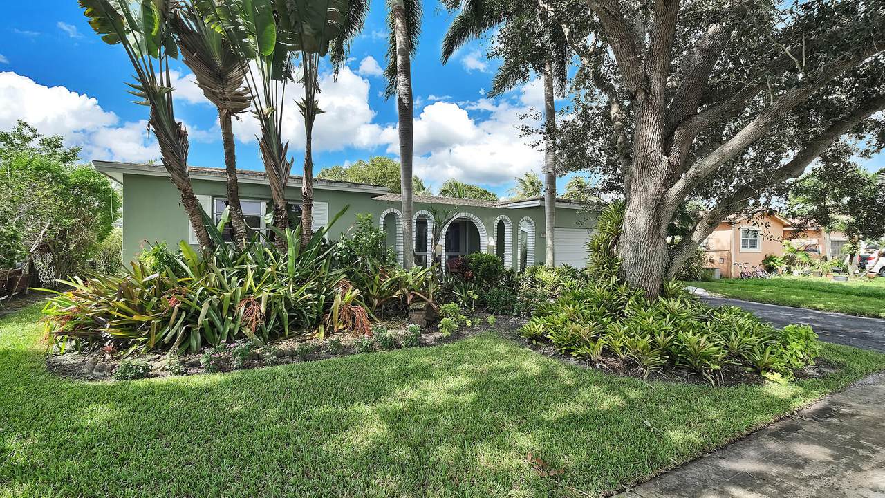 5541 94th Avenue - Photo 1