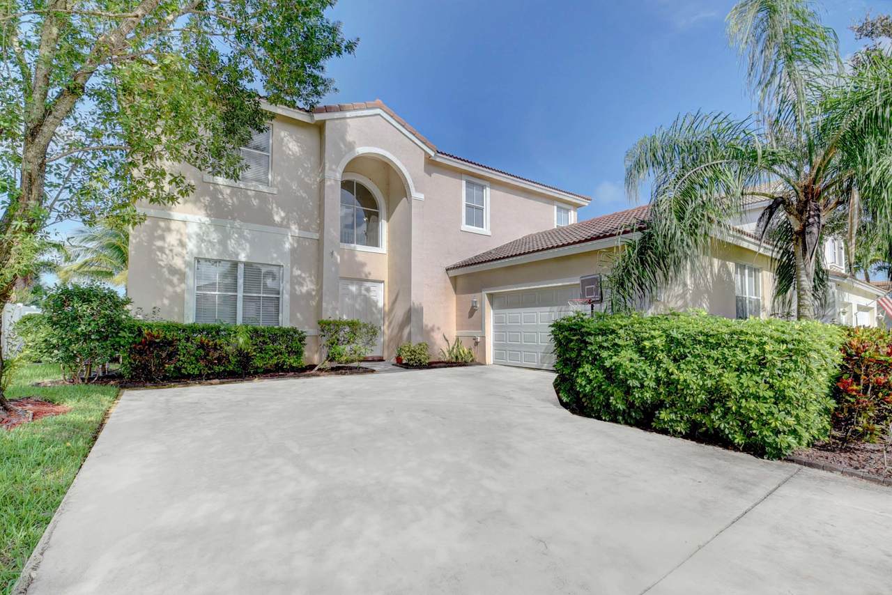 6194 Indian Forest Circle - Photo 1