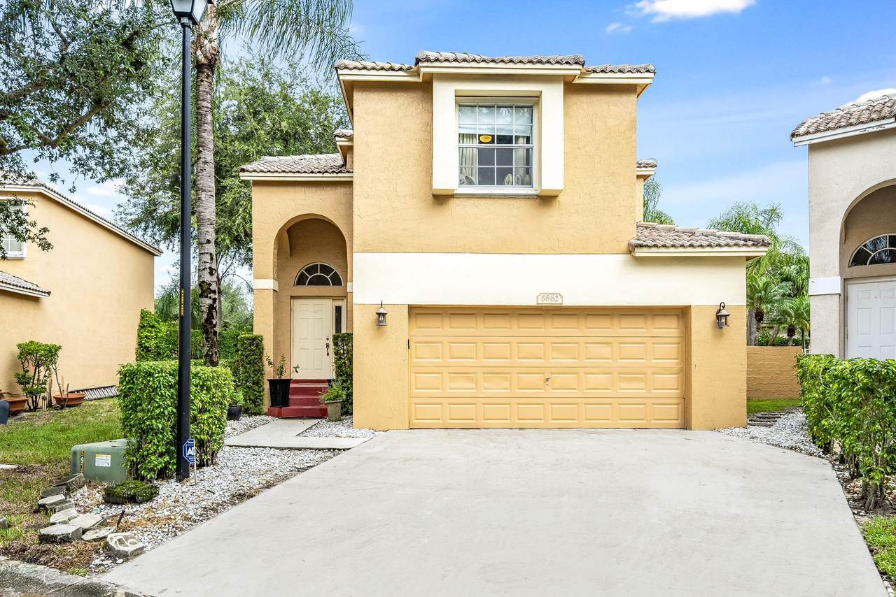 5862 Eagle Cay Circle - Photo 1