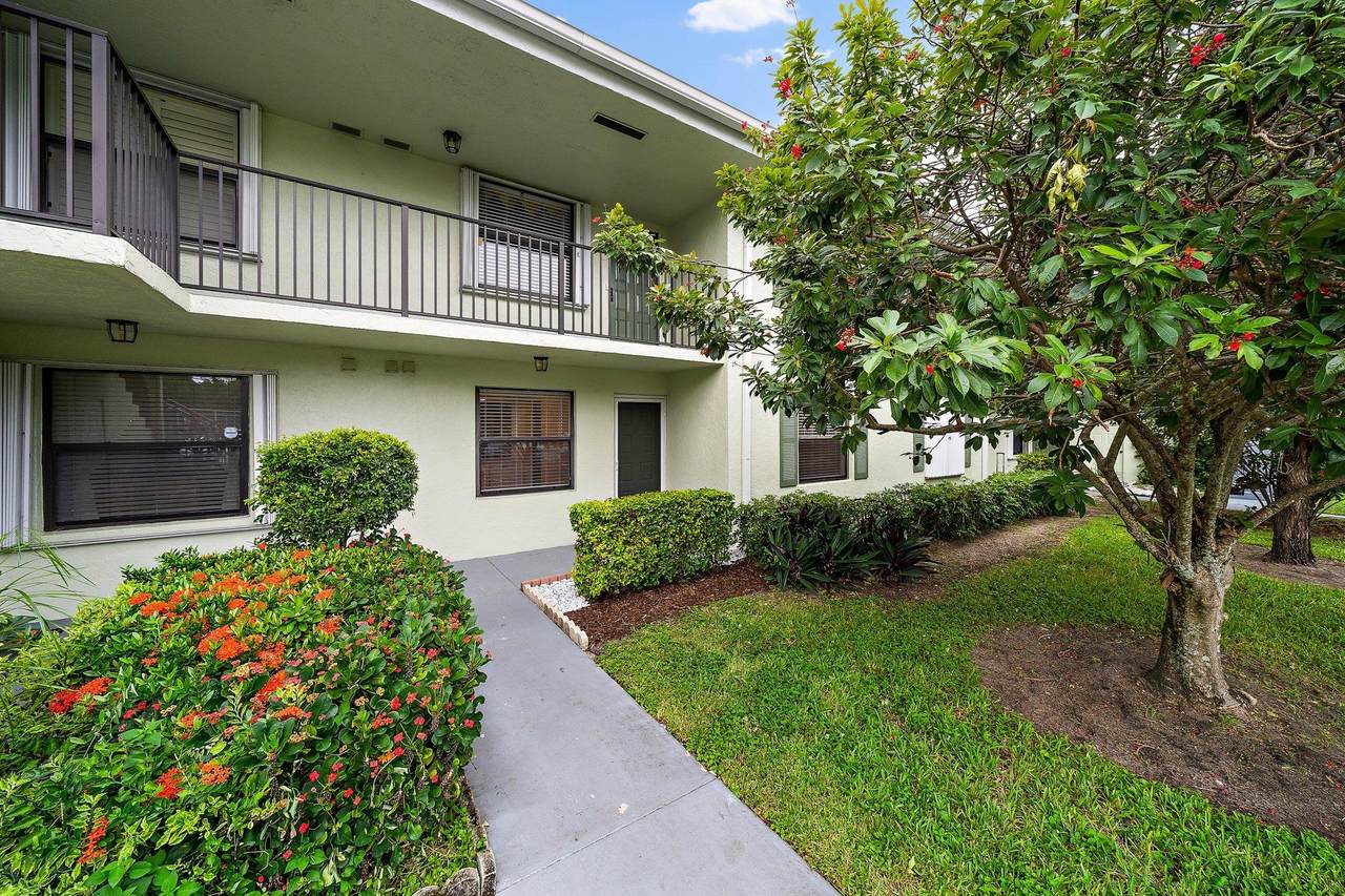 301 Sabal Ridge Circle - Photo 1