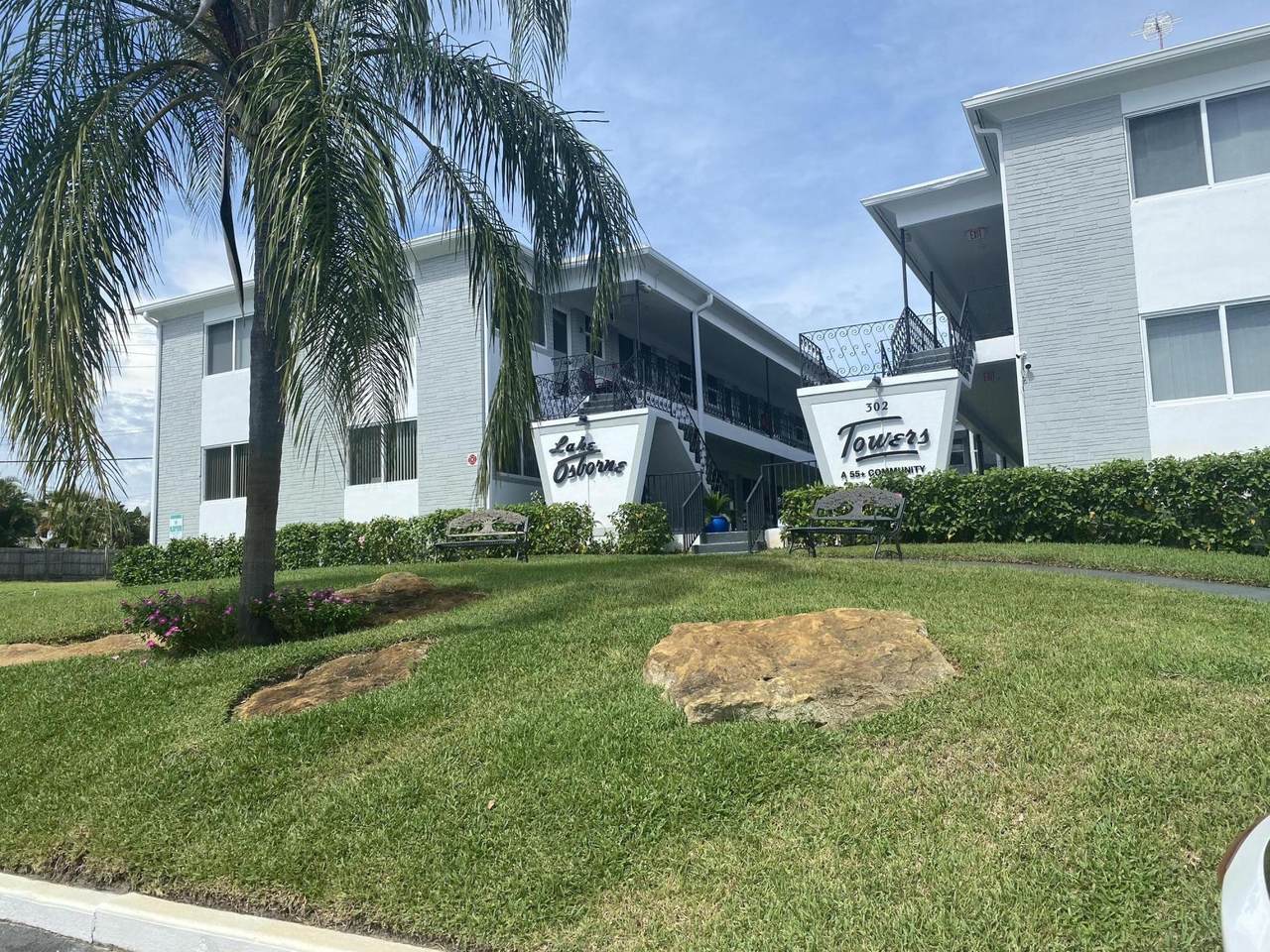 302 Lake Osborne Drive - Photo 1