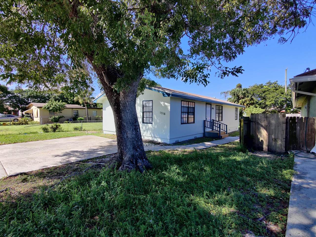1316 32nd Street Street - Photo 1