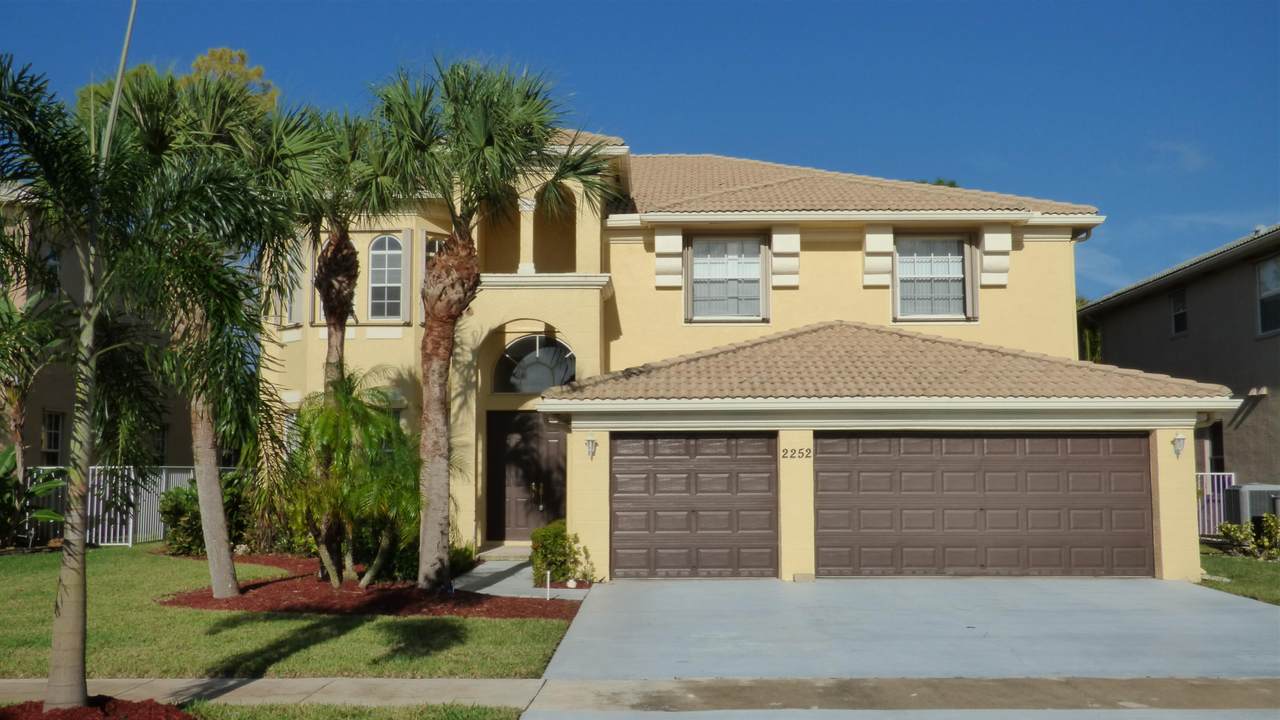2252 Ridgewood Court - Photo 1