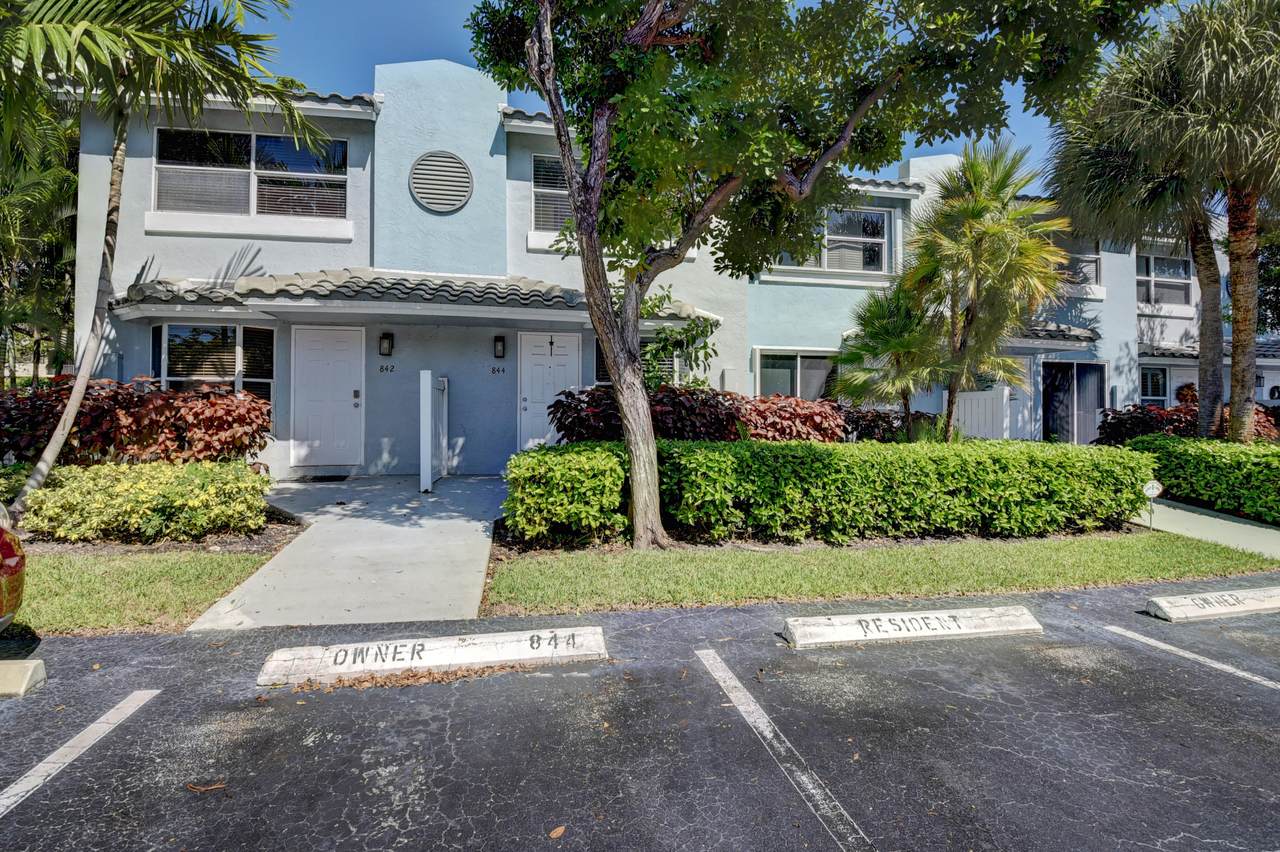 844 Jeffery Street - Photo 1