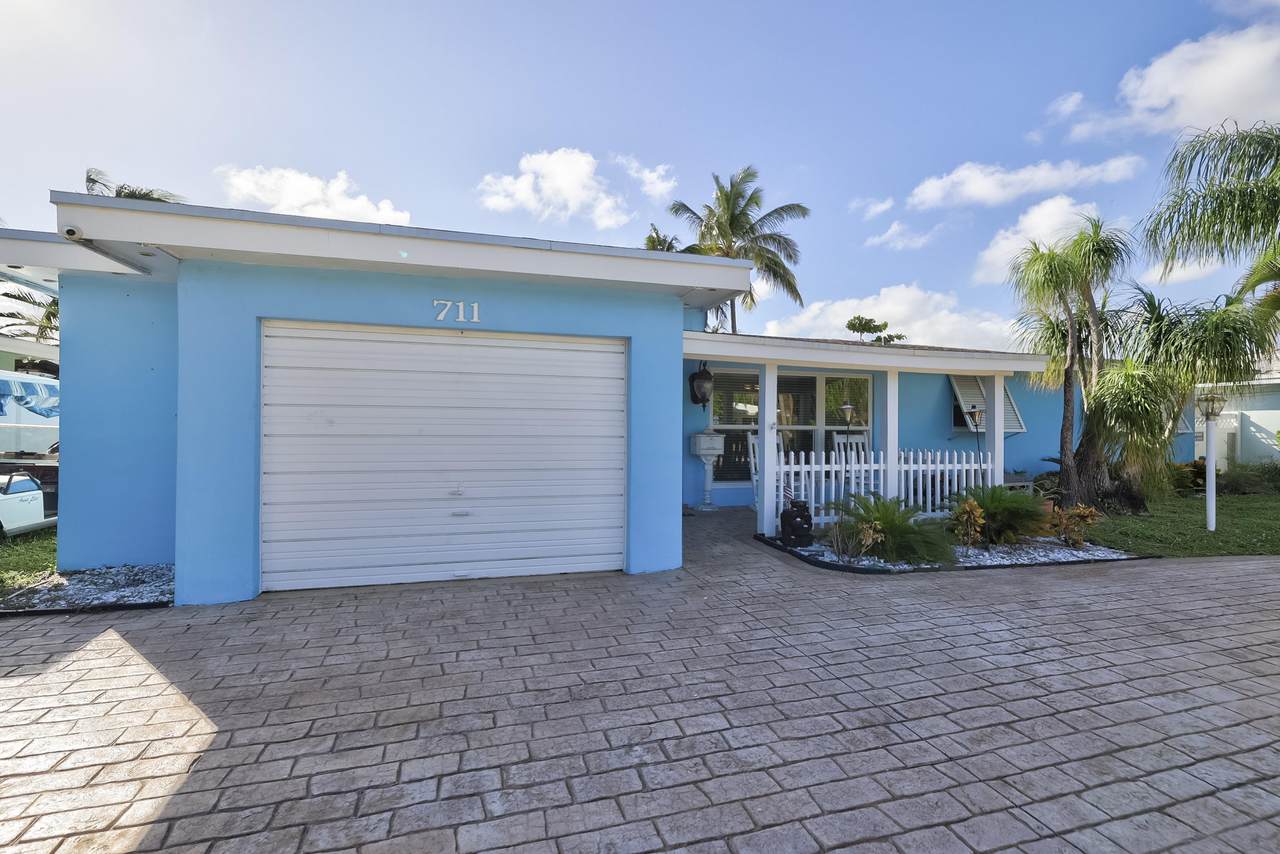 711 5 Avenue - Photo 1