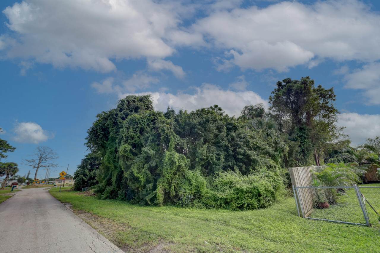 3305 Avenue J - Photo 1