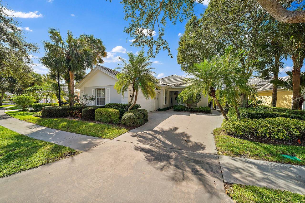 8439 Garden Oaks Circle - Photo 1