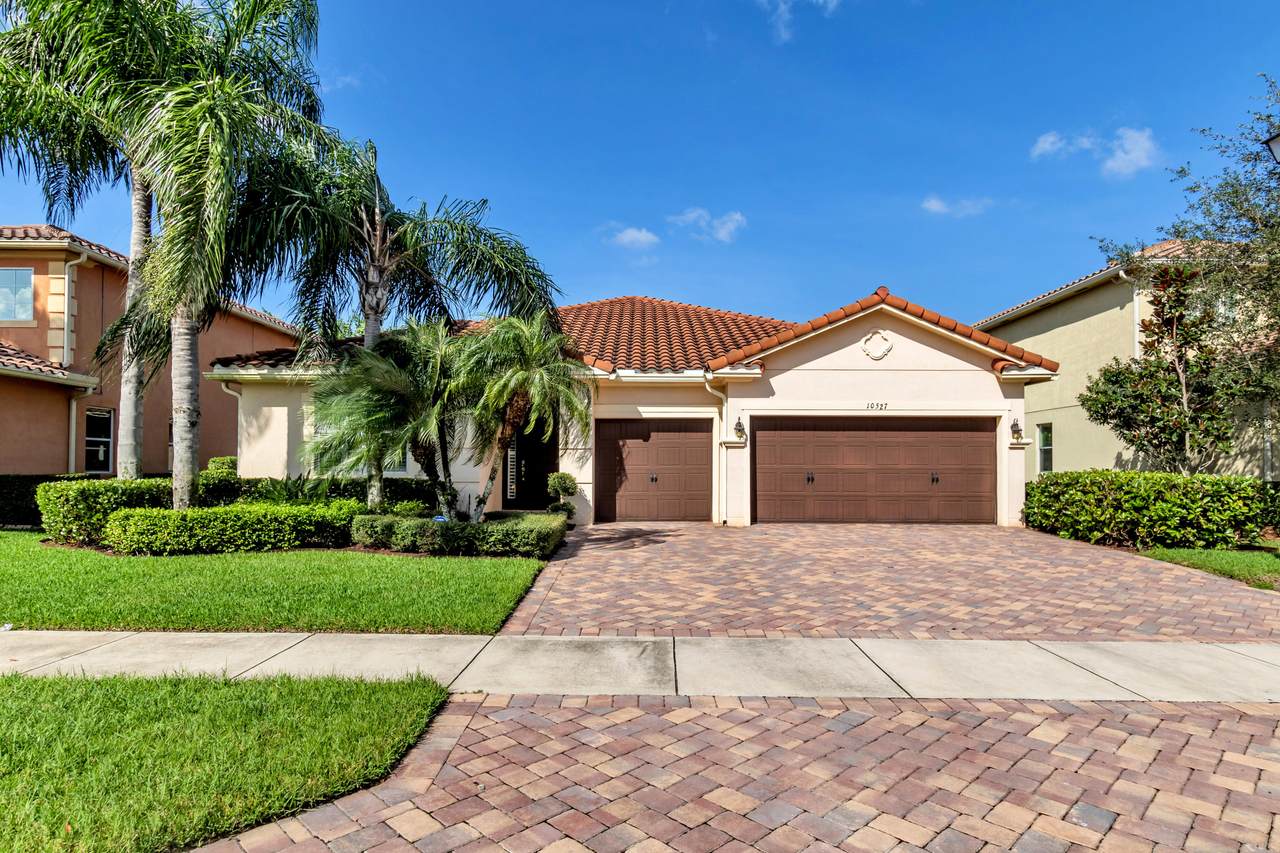 10527 Longleaf Lane - Photo 1