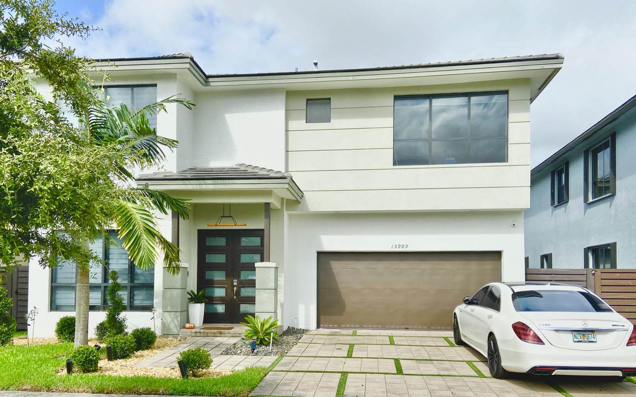 15989 136th Way - Photo 1