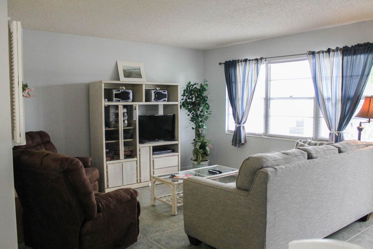 267 Prescott N - Photo 1
