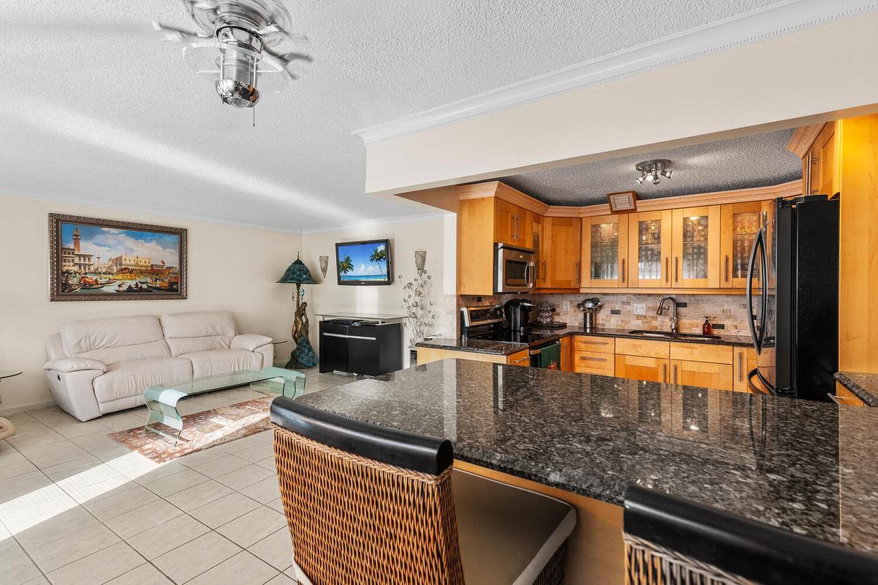184 Wellington K - Photo 1