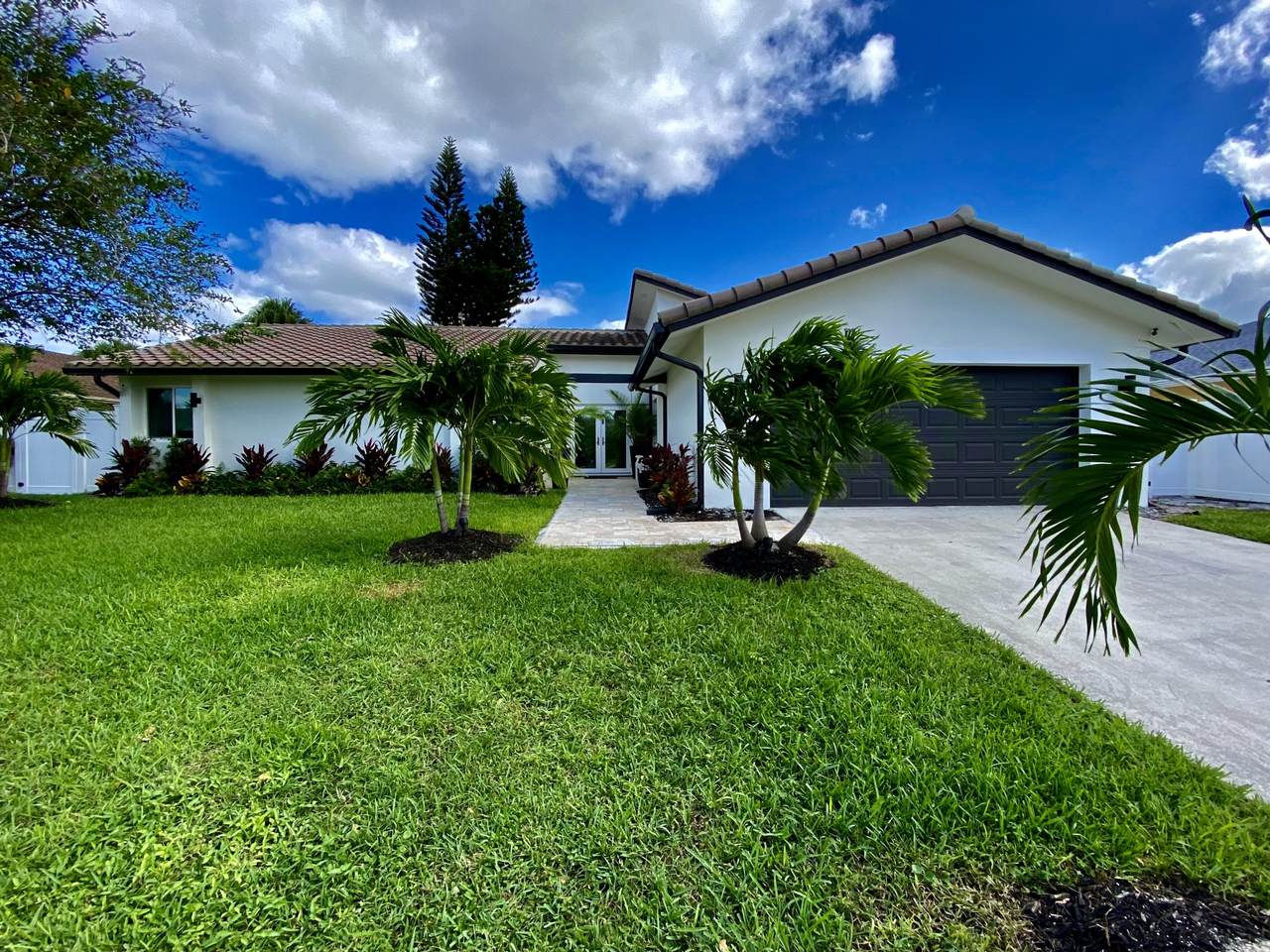 17694 Crooked Oak Avenue - Photo 1