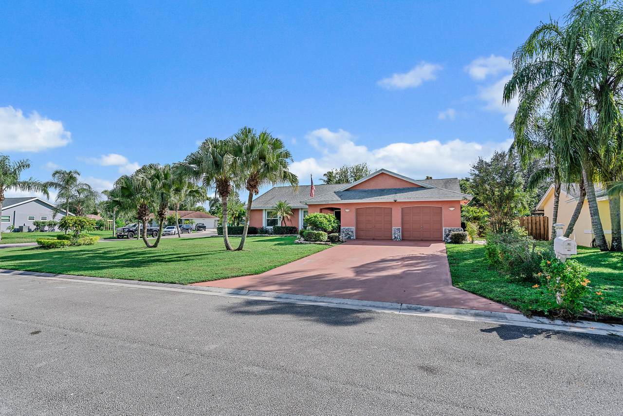 220 Infanta Avenue - Photo 1