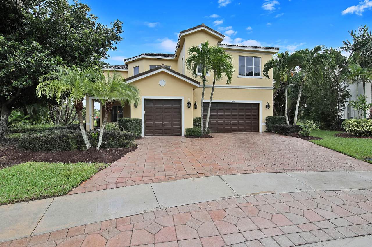 1194 Creekside Drive - Photo 1