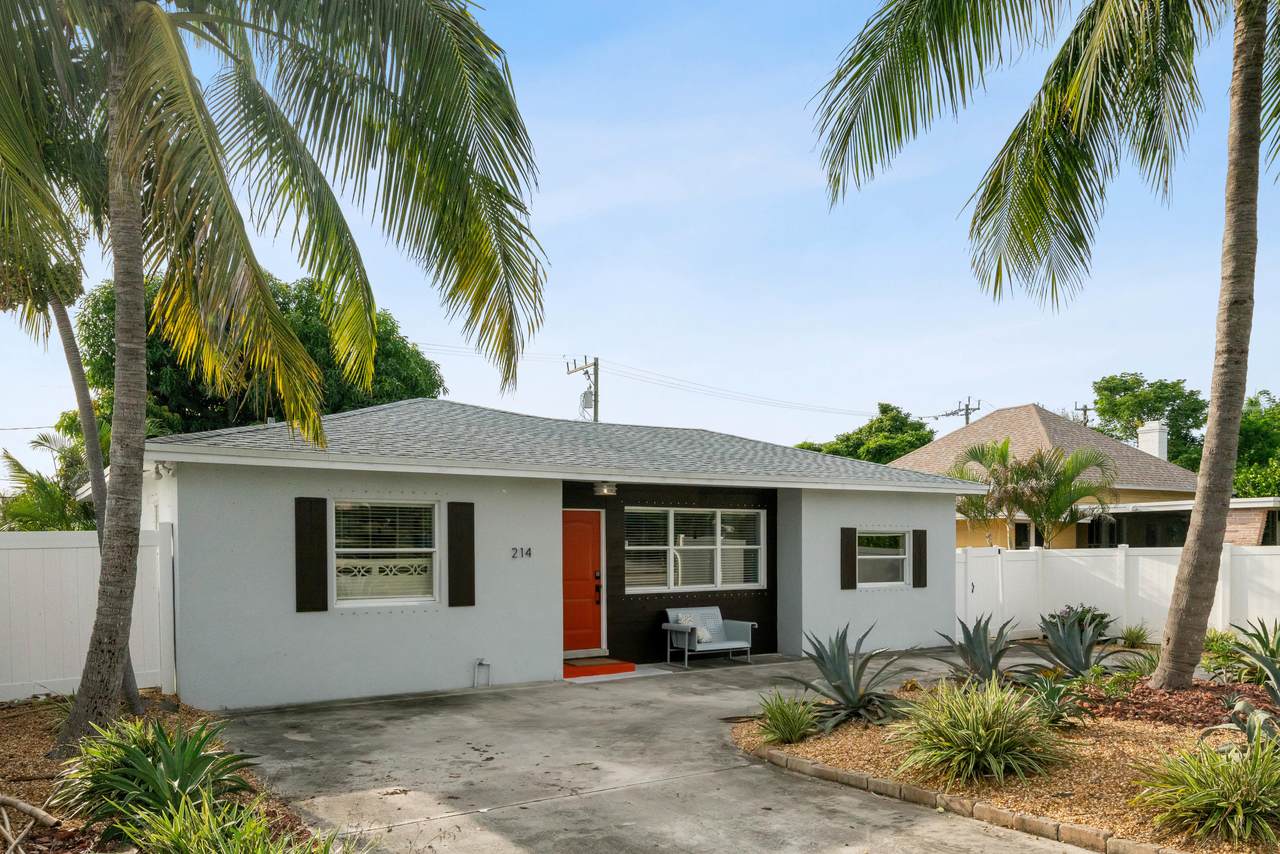 214 Swinton Avenue - Photo 1