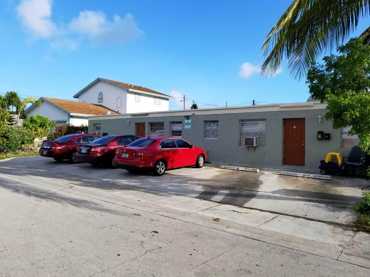 646 Latona Avenue - Photo 1