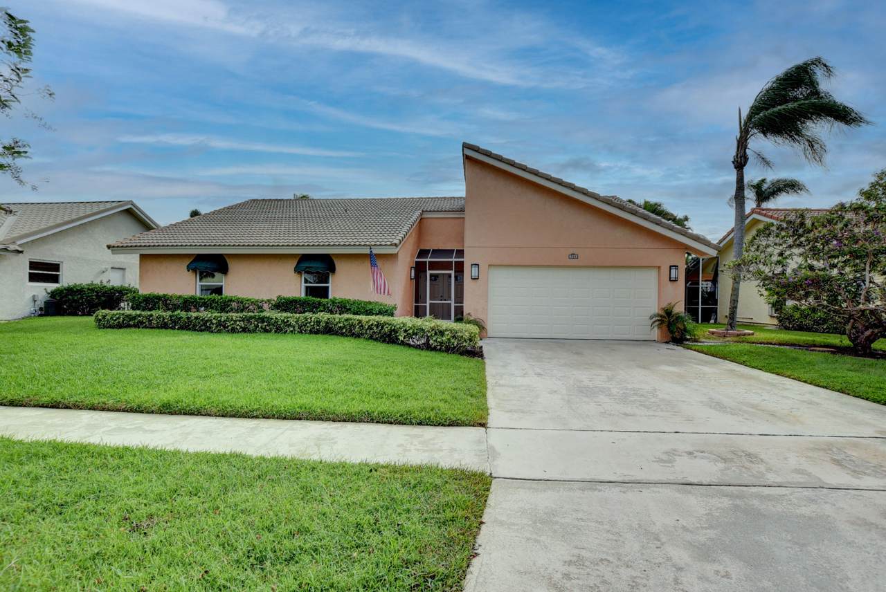 354 Sandalwood Lane - Photo 1