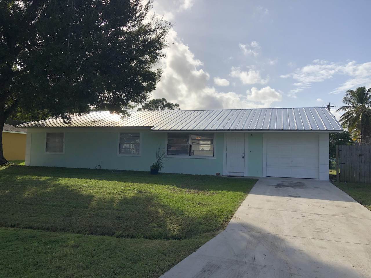 1168 Hutchins Street - Photo 1