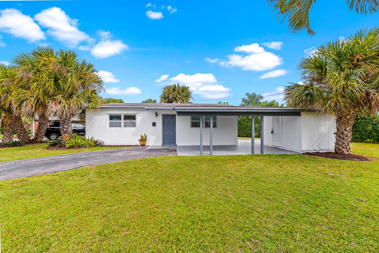9106 Bamboo Drive - Photo 1