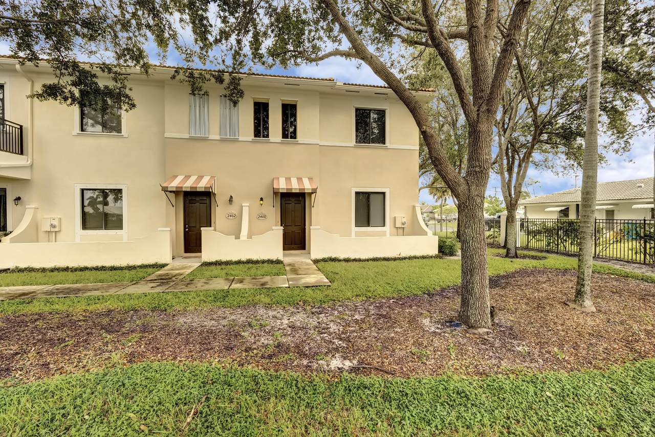 2400 Venetian Way - Photo 1