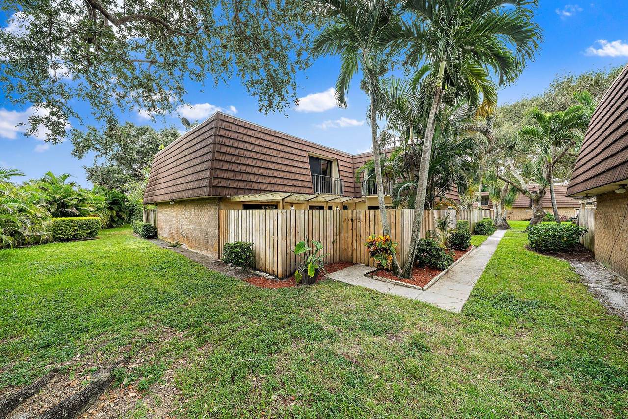 1415 14th Lane - Photo 1