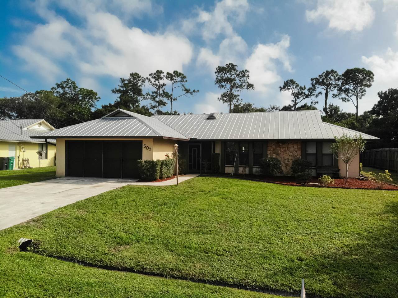 507 Calmoso Drive - Photo 1