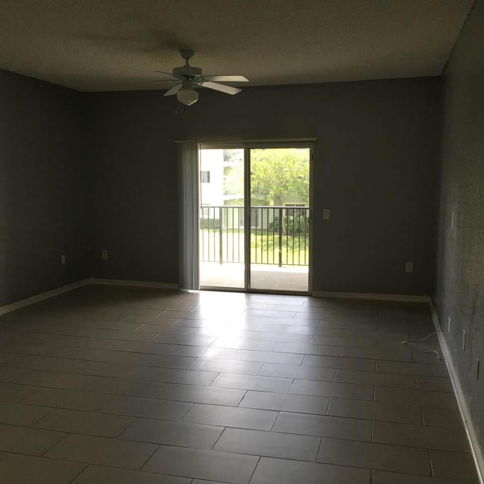 320 Crestwood Circle - Photo 1