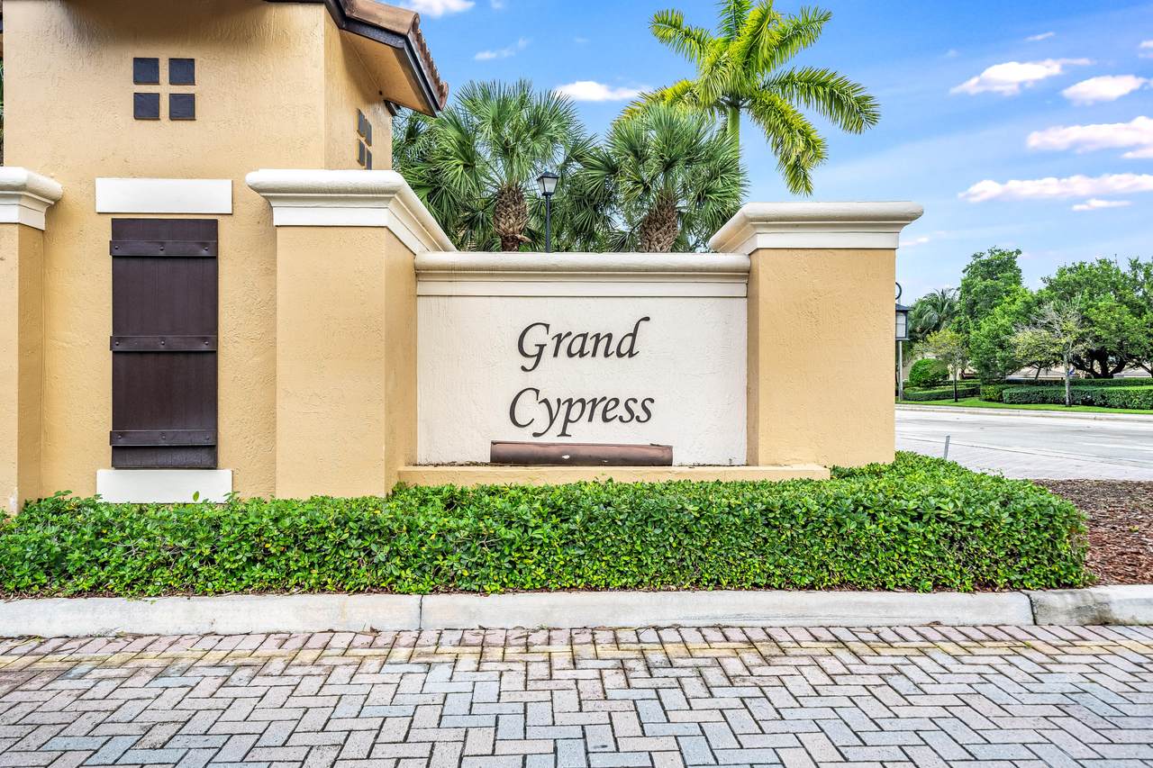 6140 Grand Cypress Circle - Photo 1