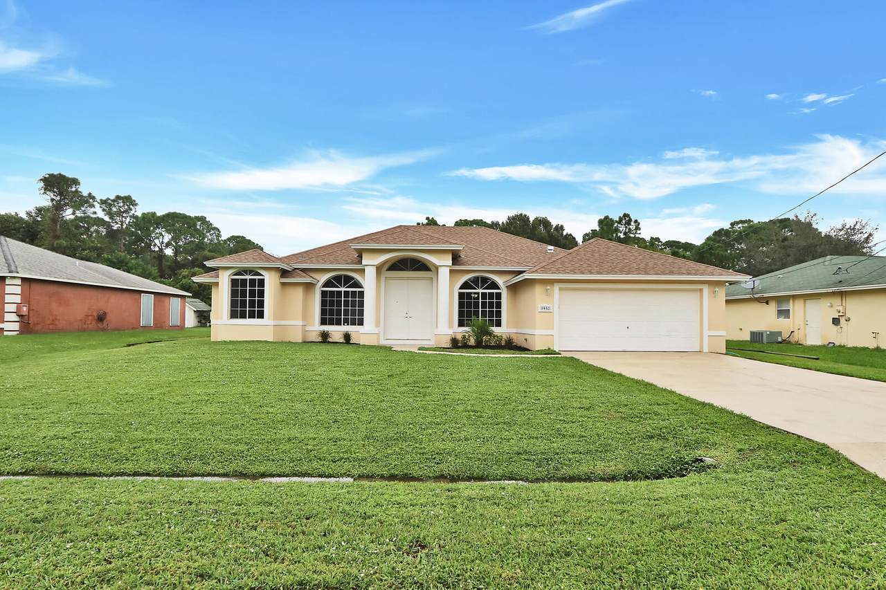 1547 Hunnicut Avenue - Photo 1