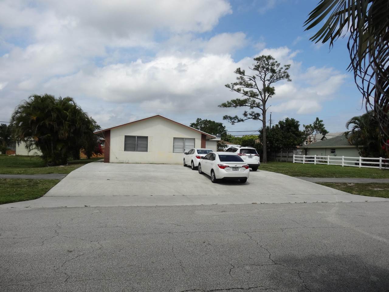 4707 Clinton Boulevard Boulevard - Photo 1