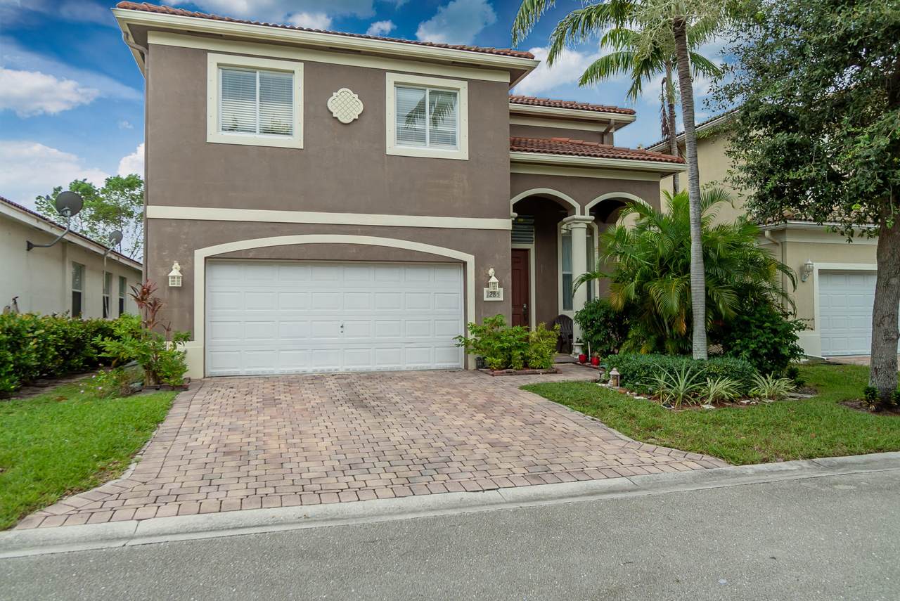 1285 Rosegate Boulevard - Photo 1