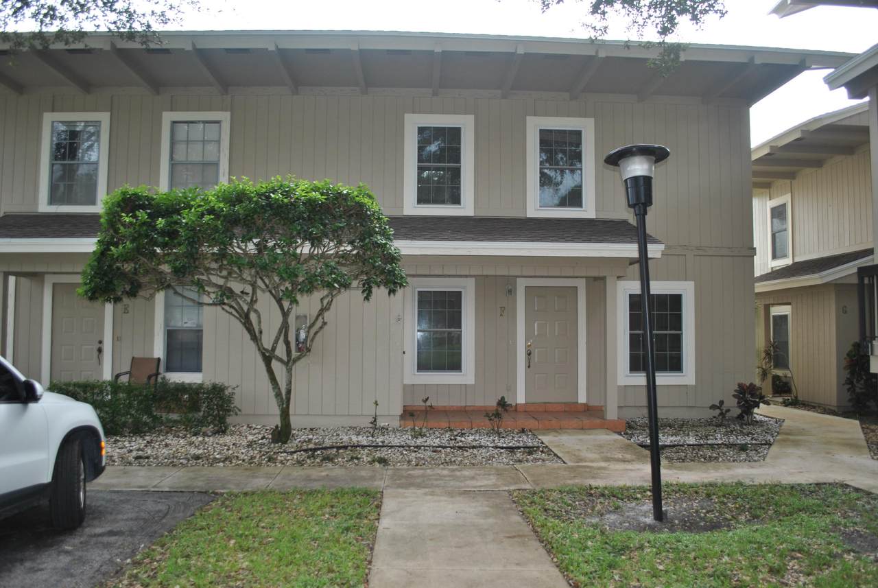 18590 Wood Haven Lane - Photo 1