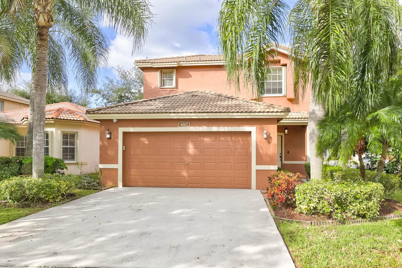 4907 Pelican Manor - Photo 1
