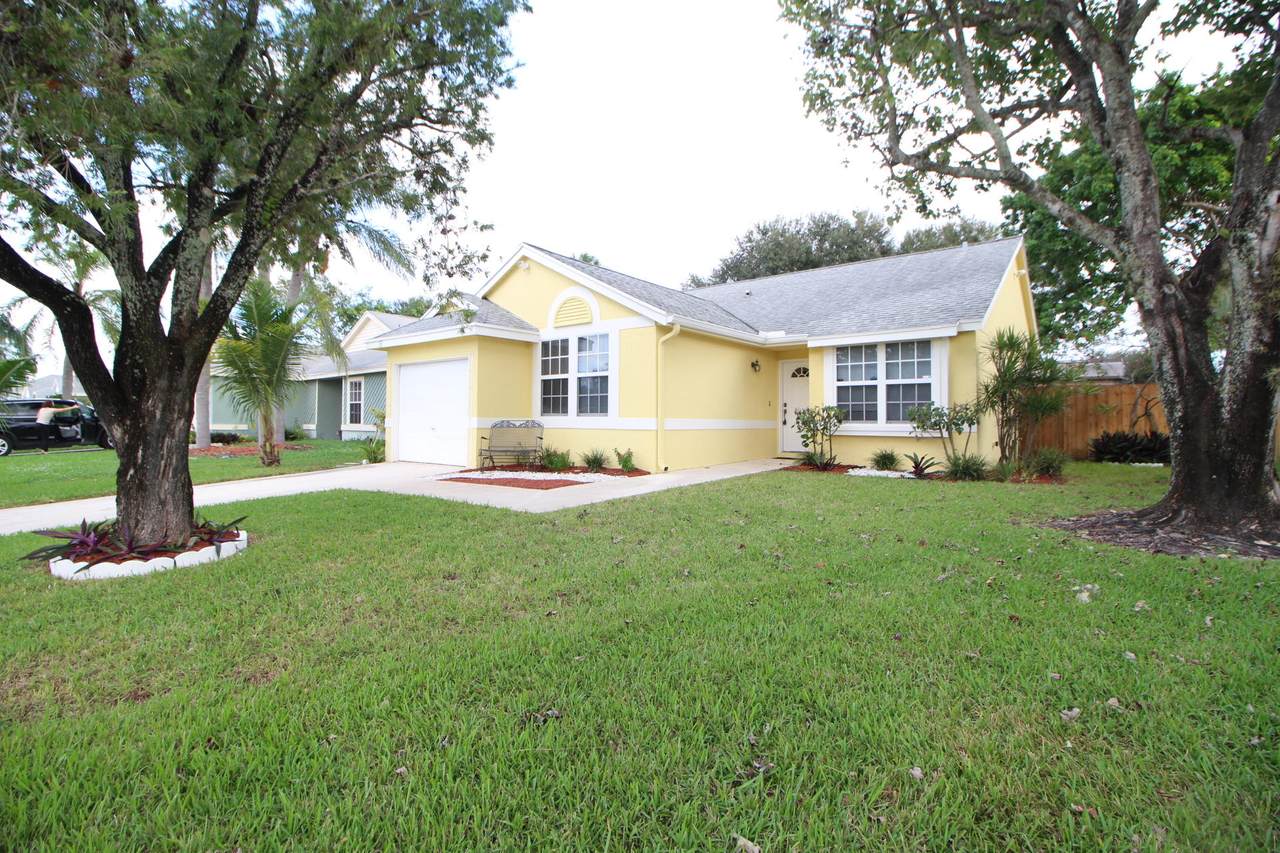 18 Misty Meadow Drive - Photo 1