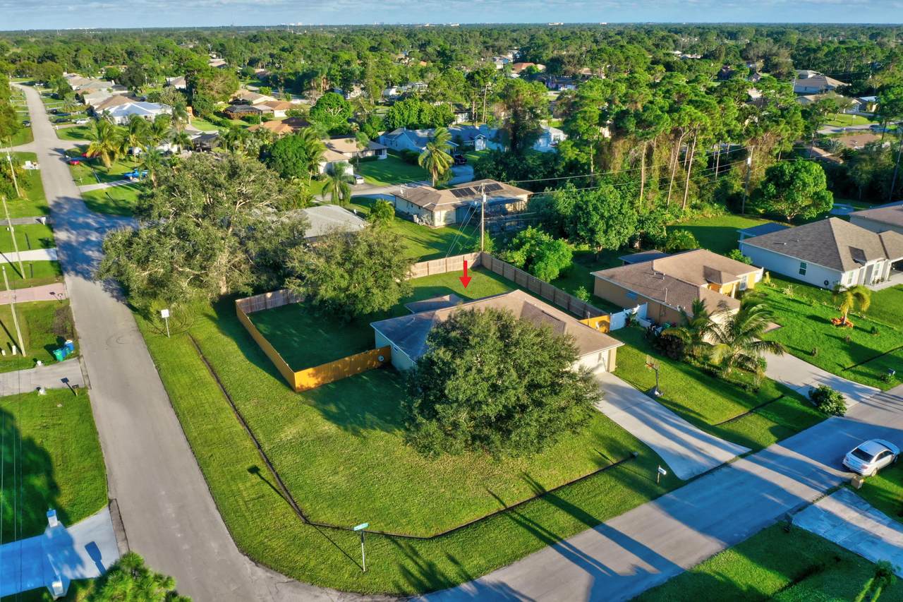 1201 Naples Lane - Photo 1