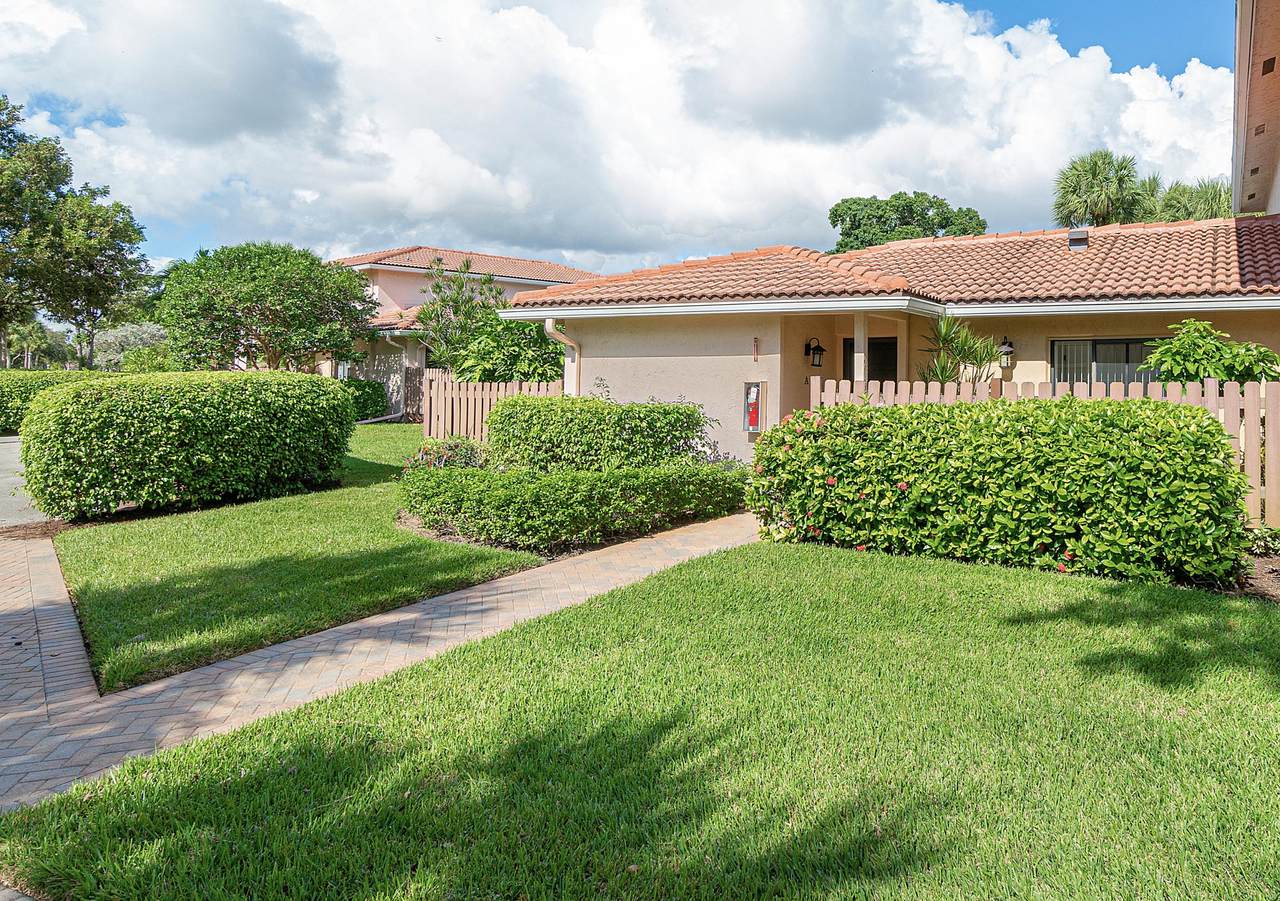 25 Southport Lane - Photo 1