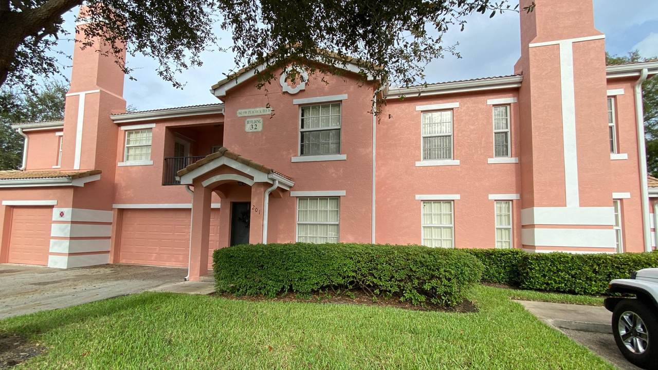 162 Peacock Boulevard - Photo 1