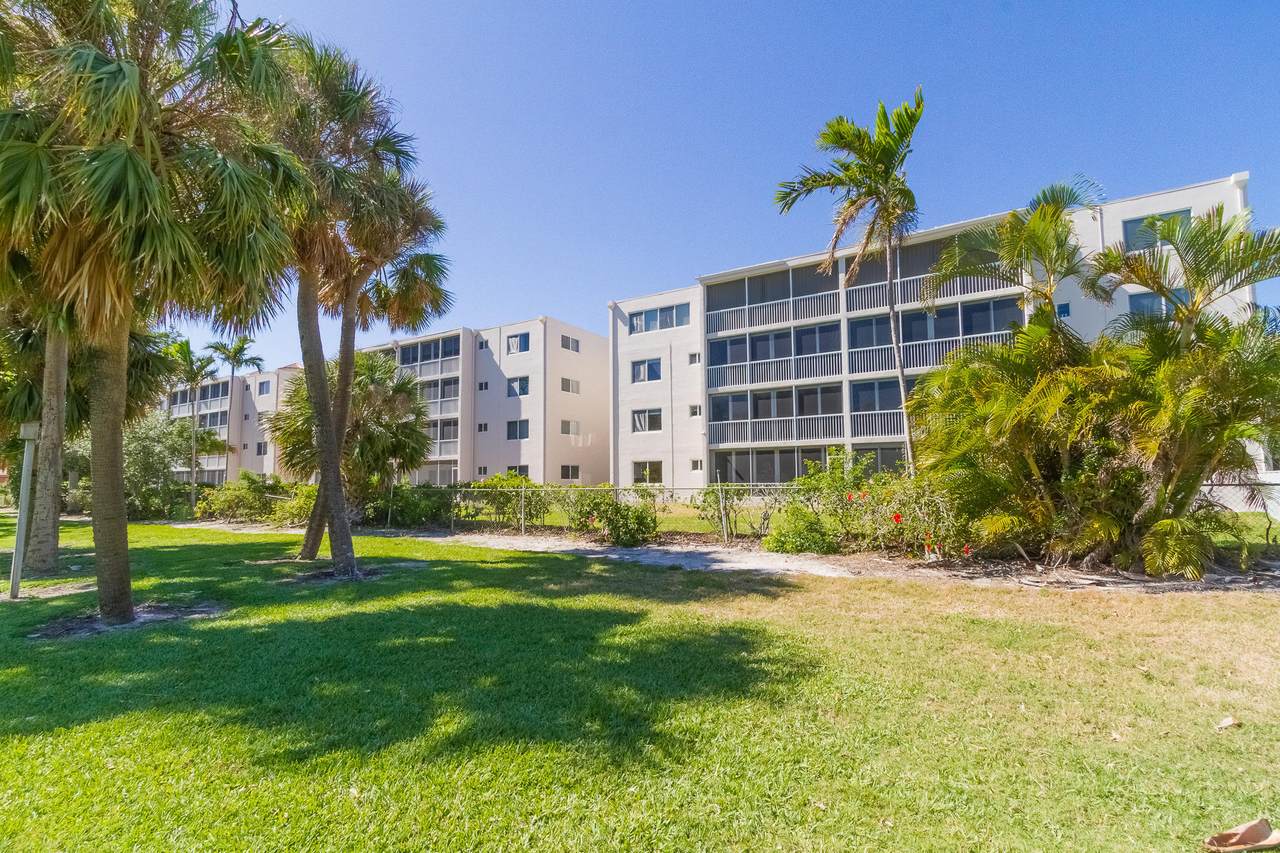 300 Royal Palm Road - Photo 1