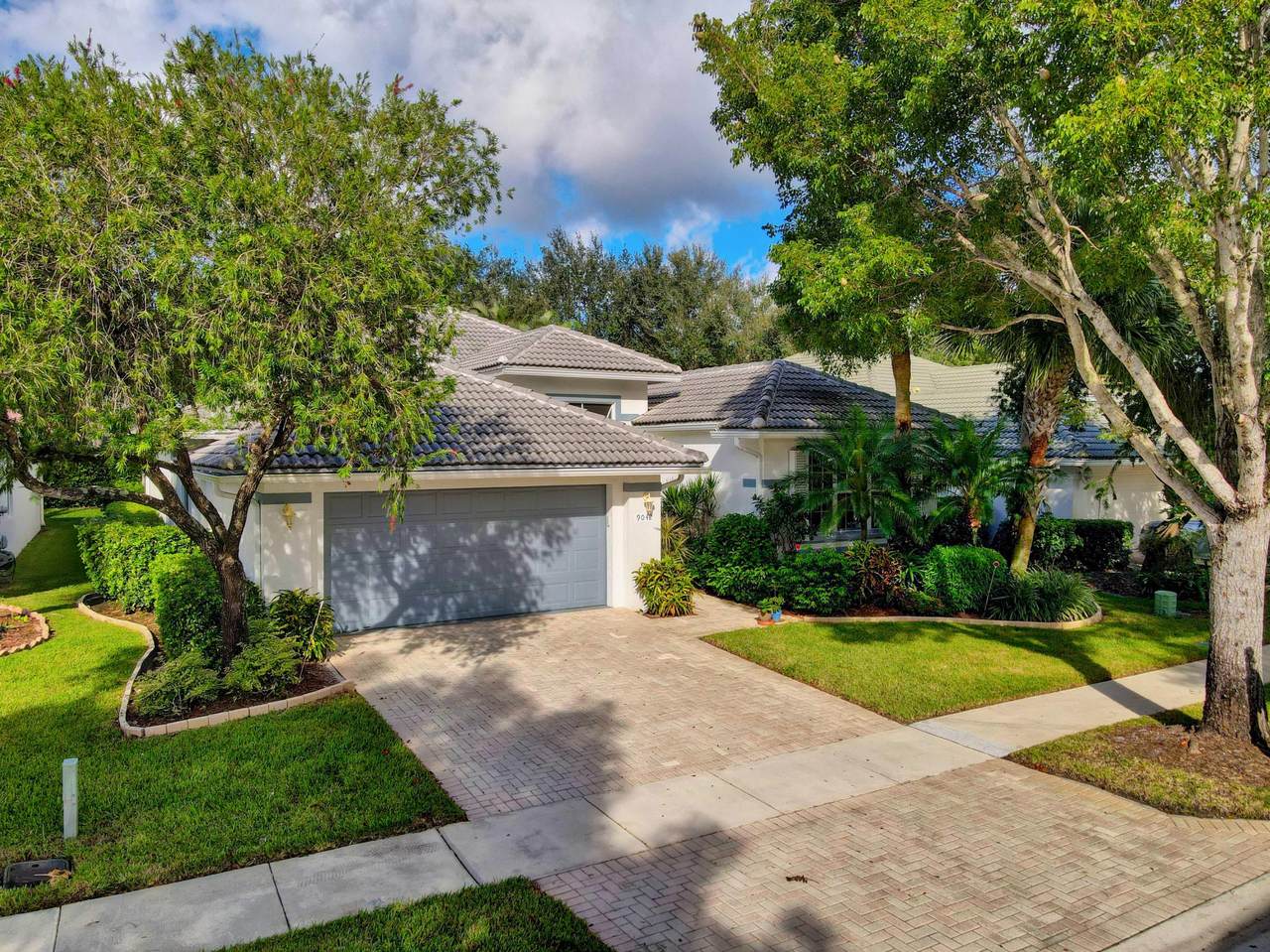 9042 Bay Harbour Circle - Photo 1