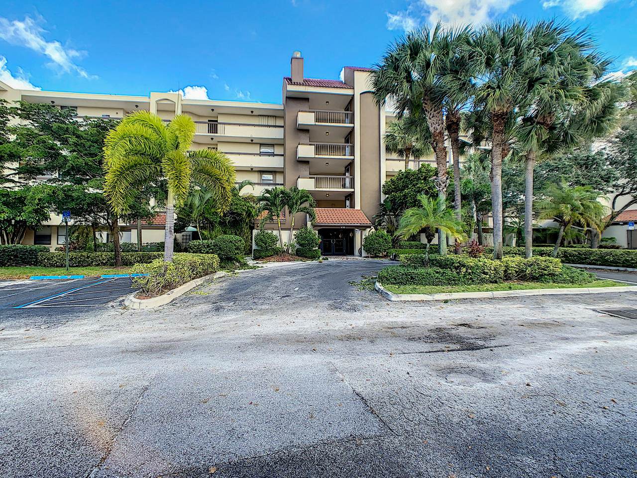 955 Egret Circle - Photo 1