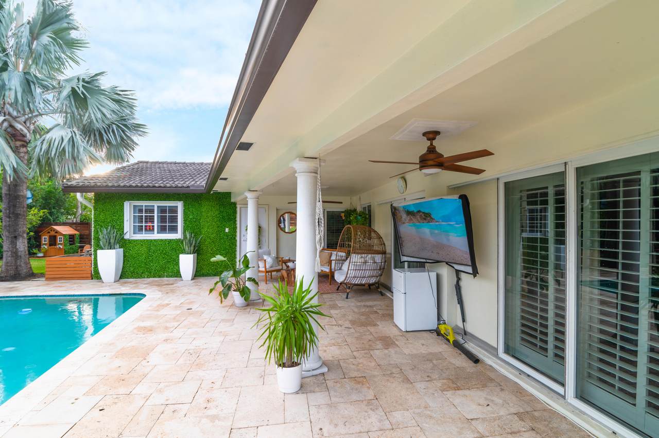 1502 5th Street - Photo 1