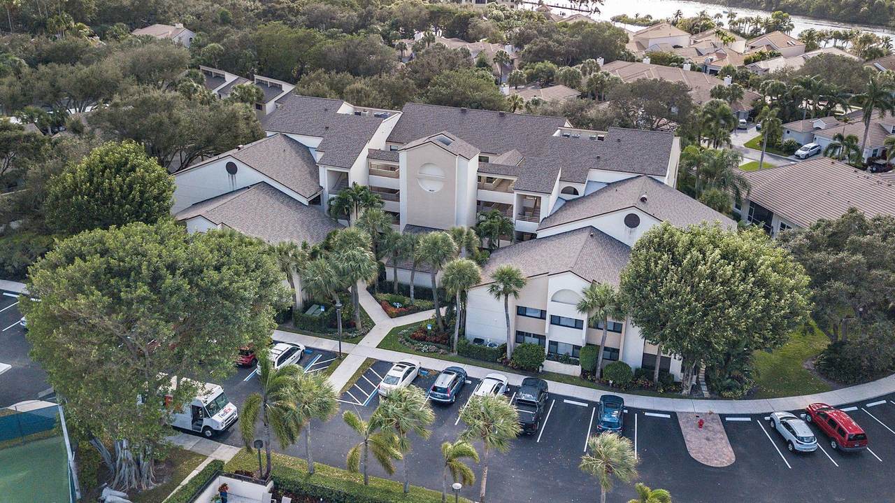 323 Oak Harbour Drive - Photo 1